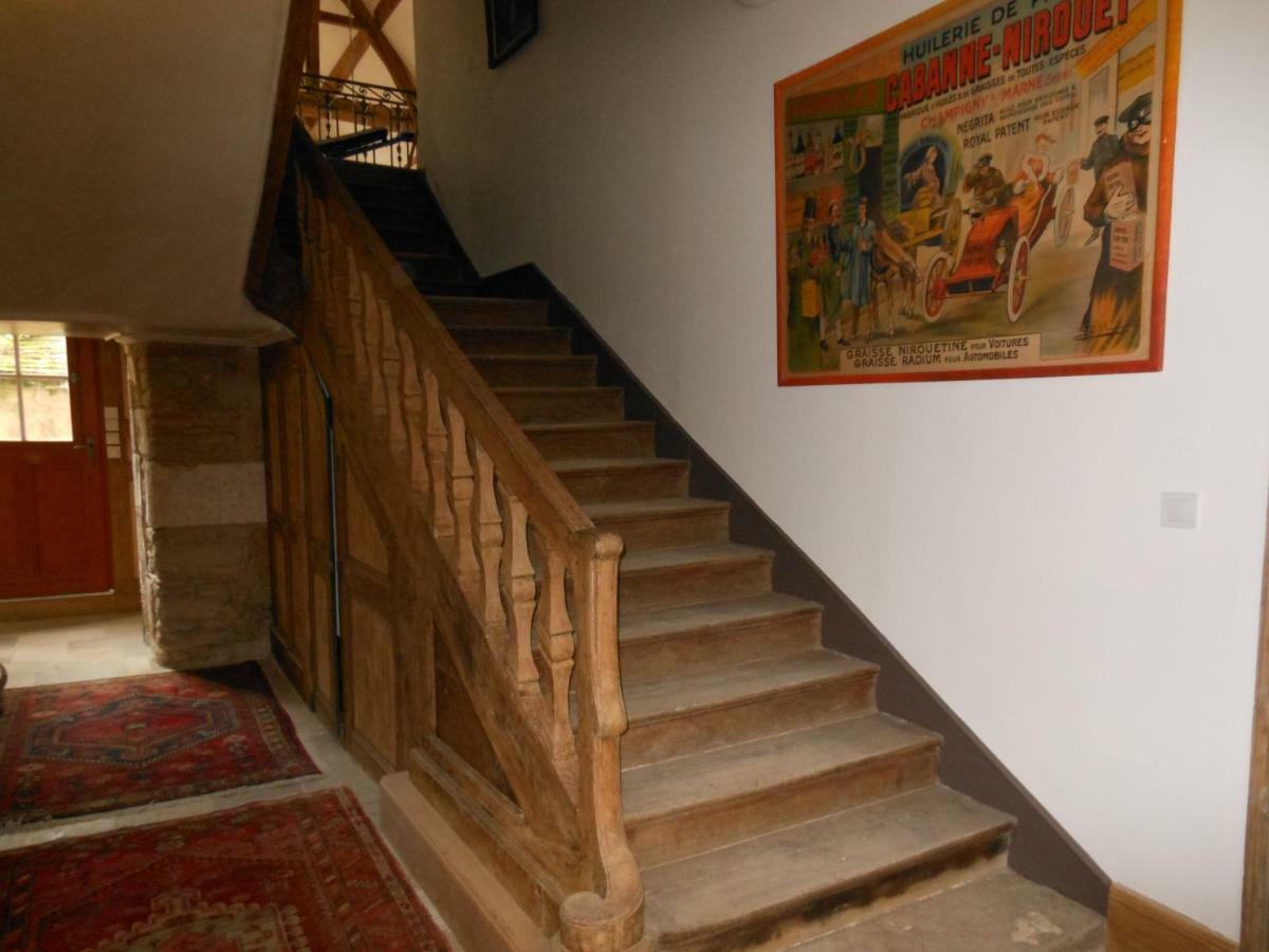 Les Chambres De La Basilique Neuvy-Saint-Sepulchre Bagian luar foto