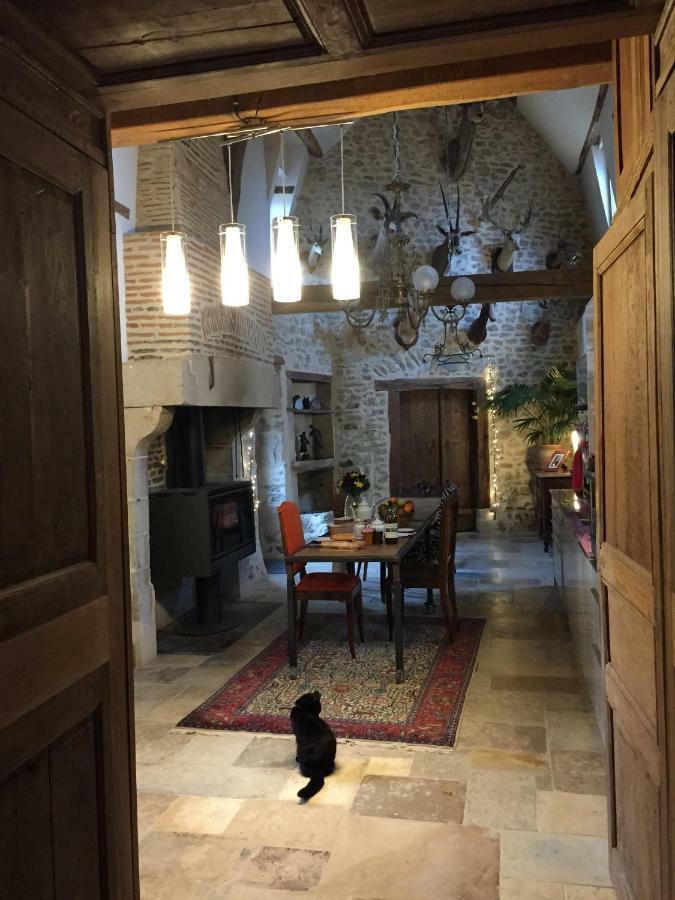 Les Chambres De La Basilique Neuvy-Saint-Sepulchre Bagian luar foto